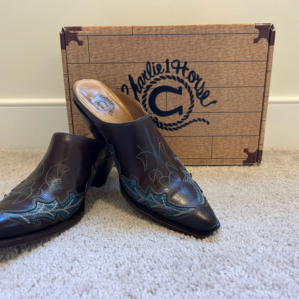 Charlie 1 Horse Sea Blue Laurel Slide